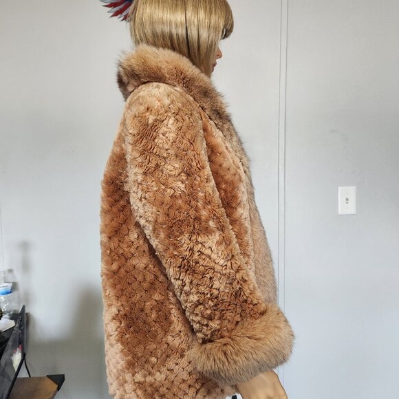 #713 Small sheared lamb/fox fur coat - Picture 4 of 4
